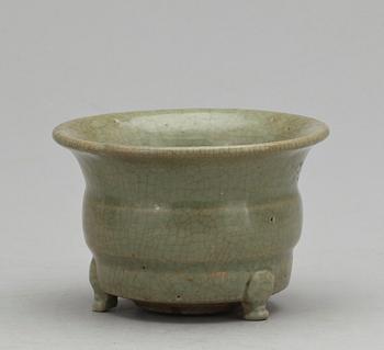 RÖKELSEKAR, lergods, celadon, Ming 1368-1644.