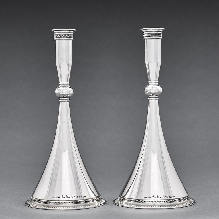 Wiwen Nilsson, ljusstakar, 2 stycken, Lund 1956-57, bysantinska modellen, sterling.