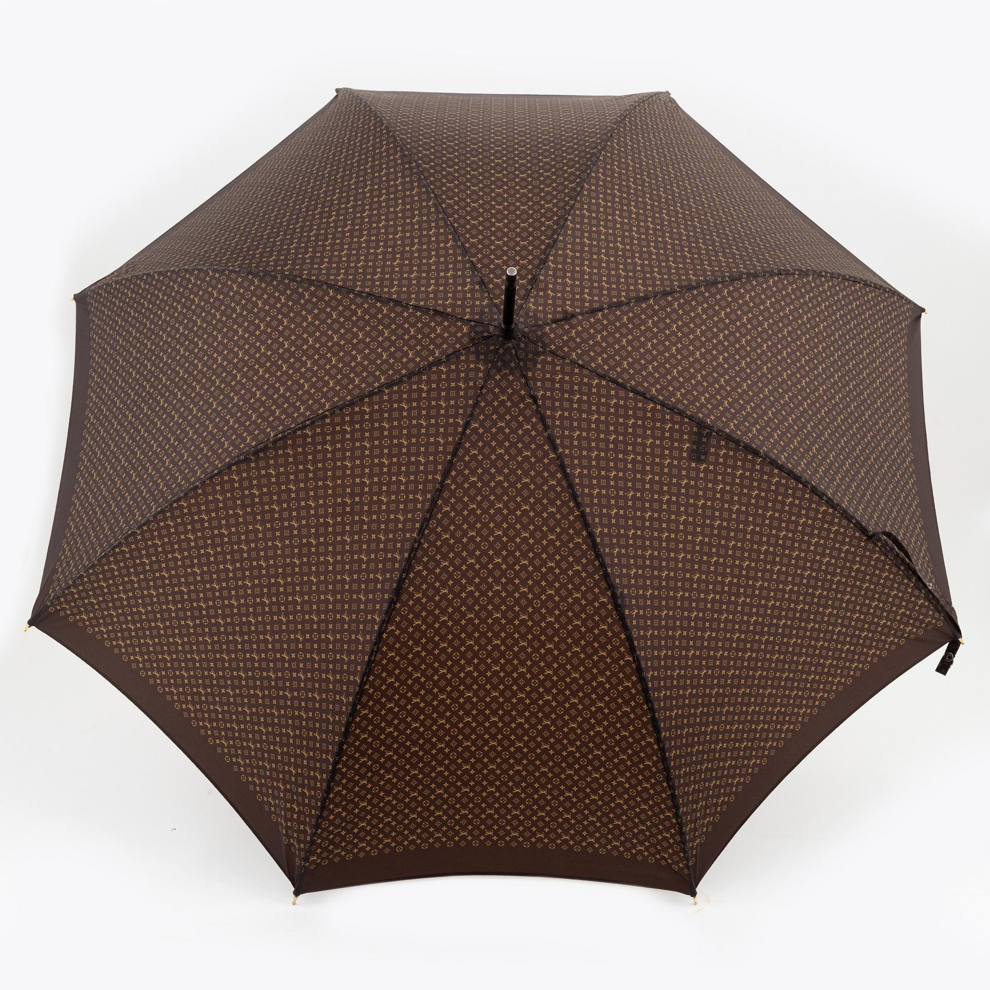 Louis Vuitton, umbrella.