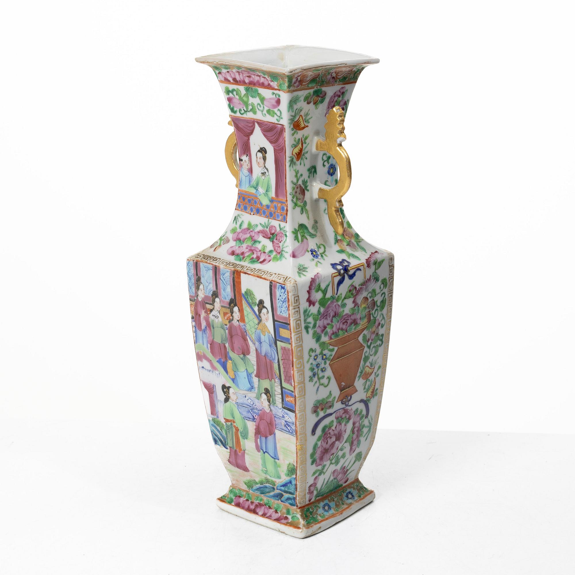A famille rose Canton vase, Qing dynasty, 19th century.