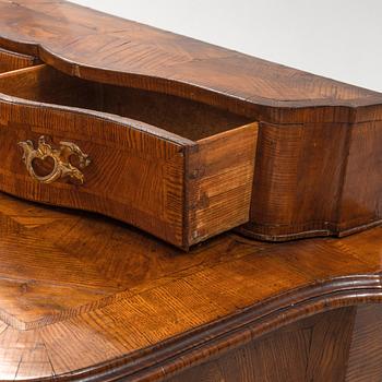 A late Baroque chest of drawers, first half of the 18th Century.