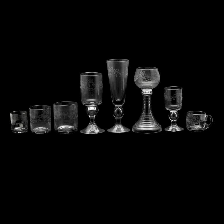 SERVIS, 68 delar, glas, "Antik", Reijmyre, 1900-talets andra hälft.