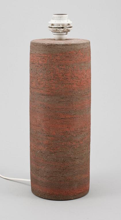 BORDSLAMPA, keramik, Märkt Nittsjö, trol Thomas Hellström. omkr 1900-talets mitt.