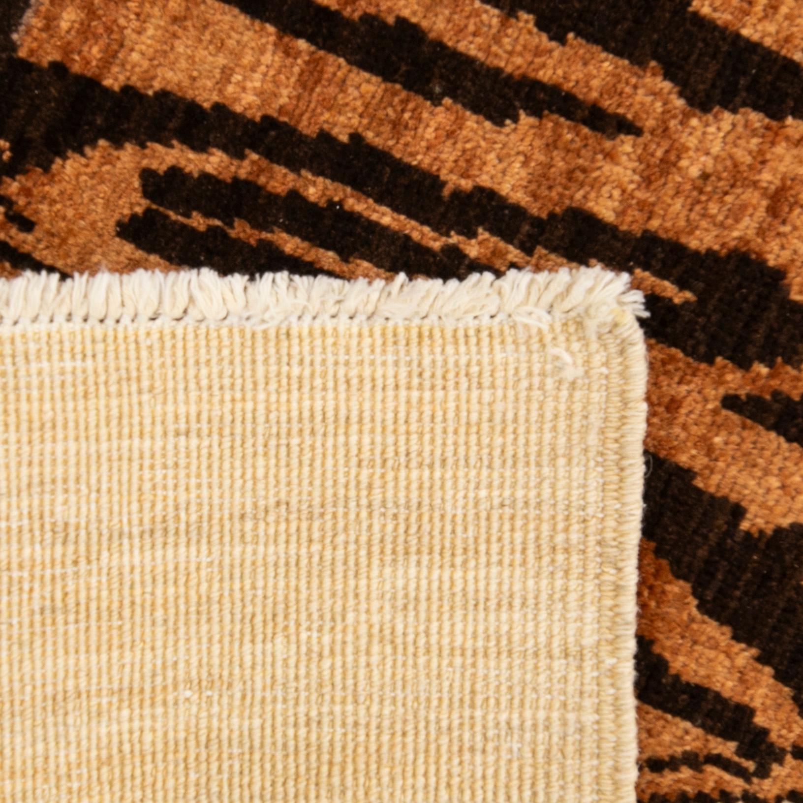 Carpet, 100 x 158 cm.