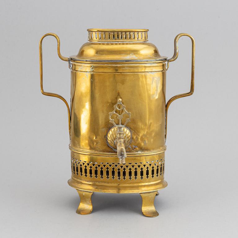Samovar, mässing, omkring 1900.