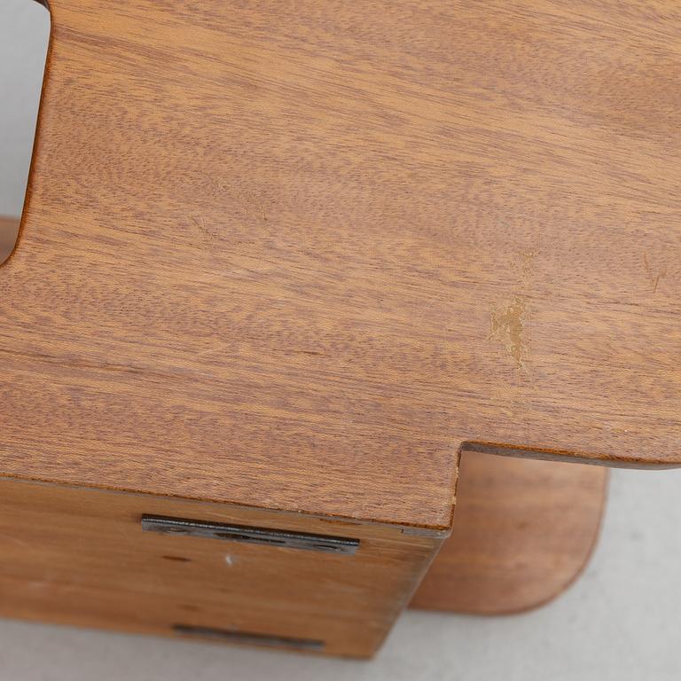 Josef Frank, Wall shelf, model B 2085, Svenskt Tenn.