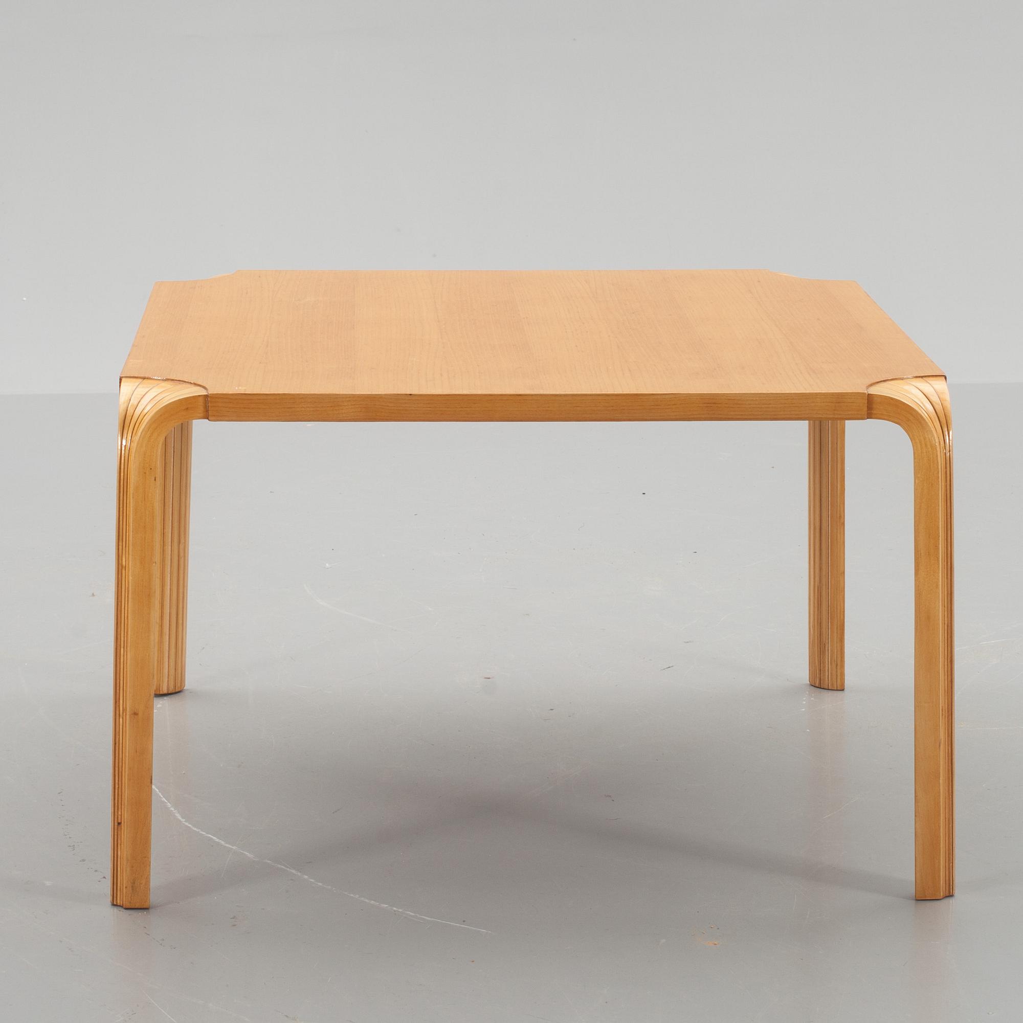 SOFFBORD, Alvar Aalto, Fan-leg.