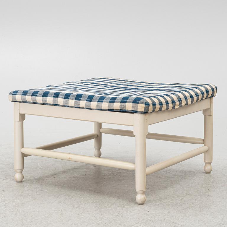 Fotpall, "Medevi Brunn", ur IKEAs 1700-talsserie, 1990-tal.