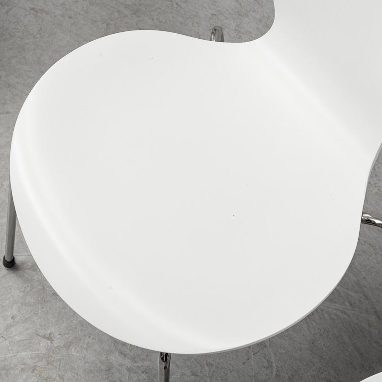 Seven chairs by Arne Jacobsen for Fritz Hansen 21st Century.