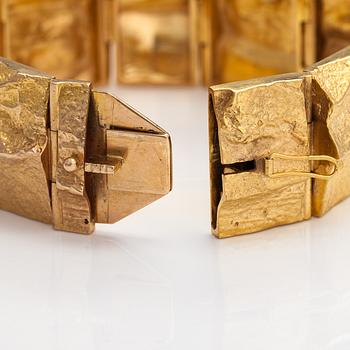 Björn Weckström, A 14K gold bracelet "Golden stream". Lapponia 1970.