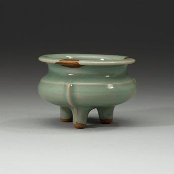 A Longquan celadon tripod censer, Southern Song dynasty (1127-1279).