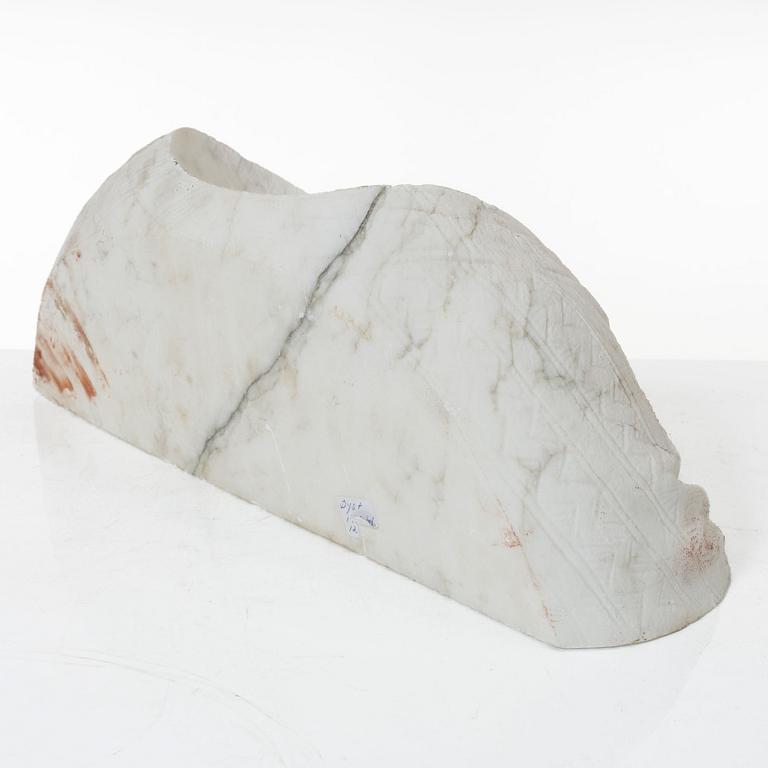 Antique-style bust, Carrara marble, 20th century.