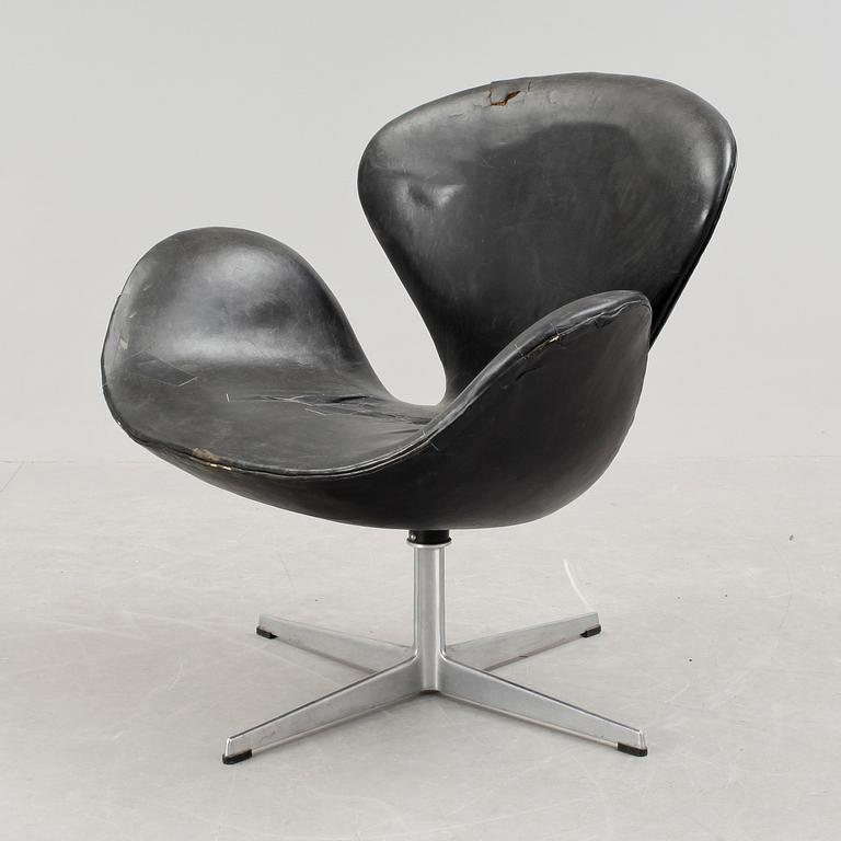 FÅTÖLJ, "Svanen", Arne Jacobsen, Fritz Hansen, Danmark, 1960-tal.