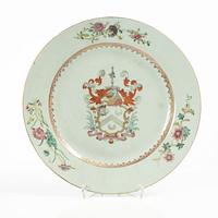 Tallrik, vapenporslin, Qingdynastin, 1700-tal.