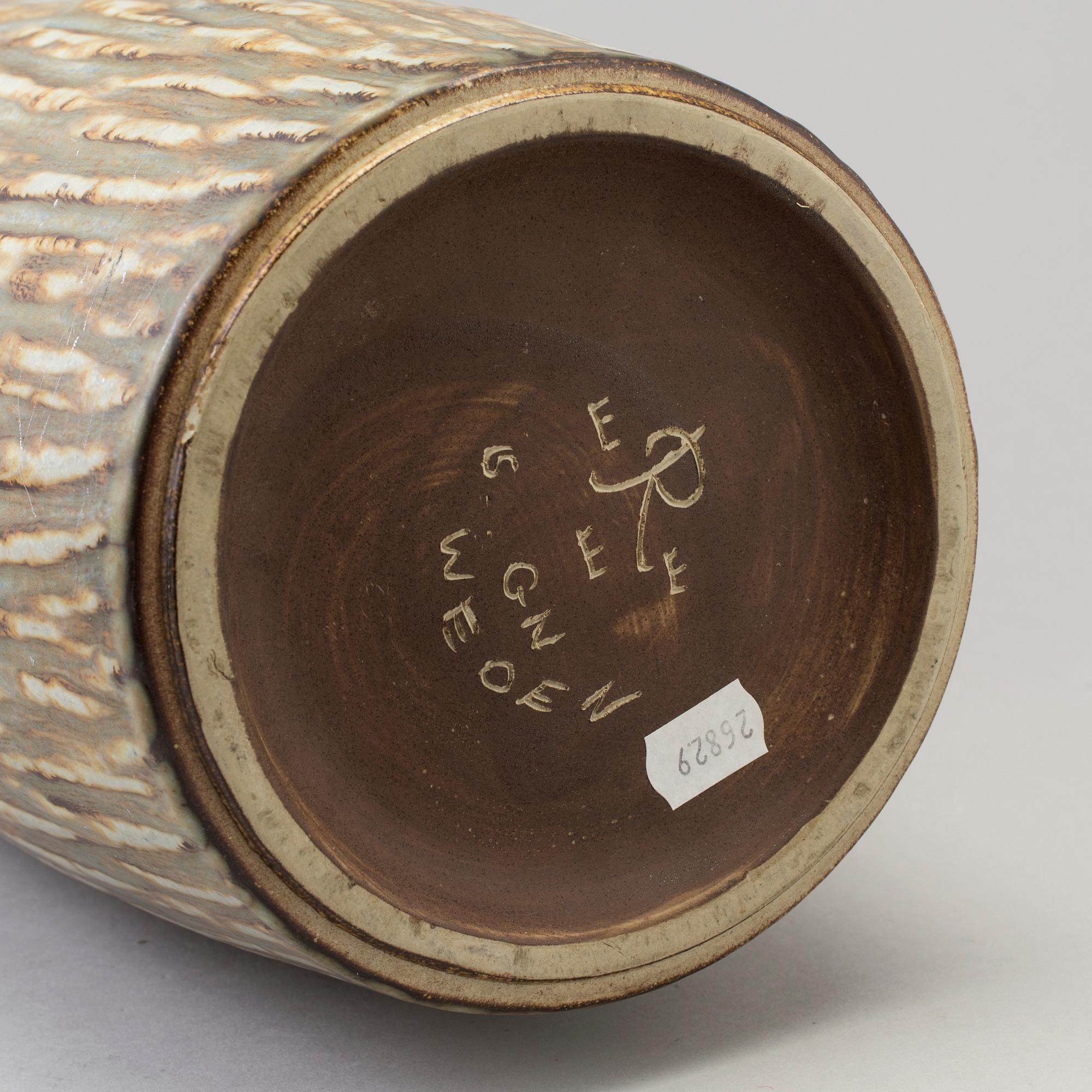 GUNNAR NYLUND, golvvas, stengods, "Rubus", Rörstrand.