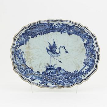 A blue and white armorial dish, Qing dynasty, Qianlong (1736-95).