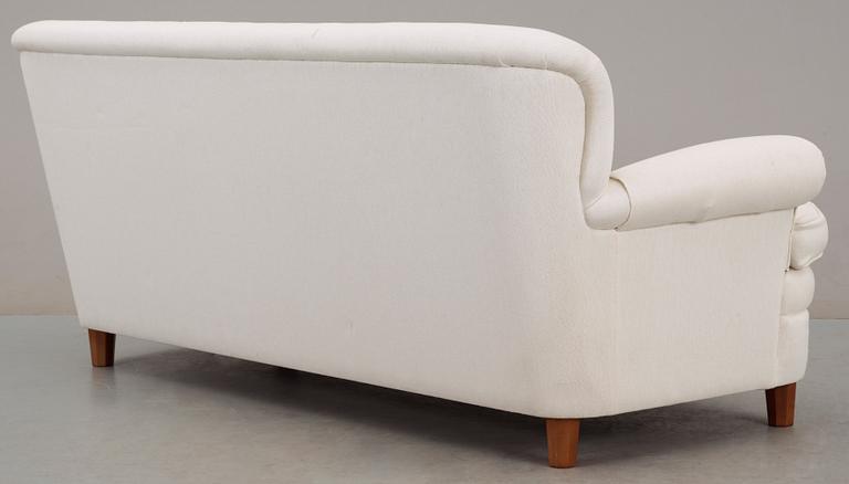 A Josef Frank sofa, Svenskt Tenn, model 568.