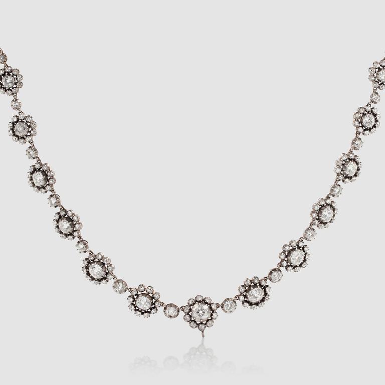 A circa 18.00 ct Victorian old-cut diamond necklace.