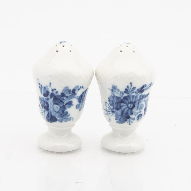 Service 68 dlr "Blå Blomst" Royal Copenhagen Denmark porcelain 1967-1991.