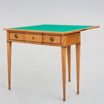 A late Gustavian card table, first half of the 19th century.