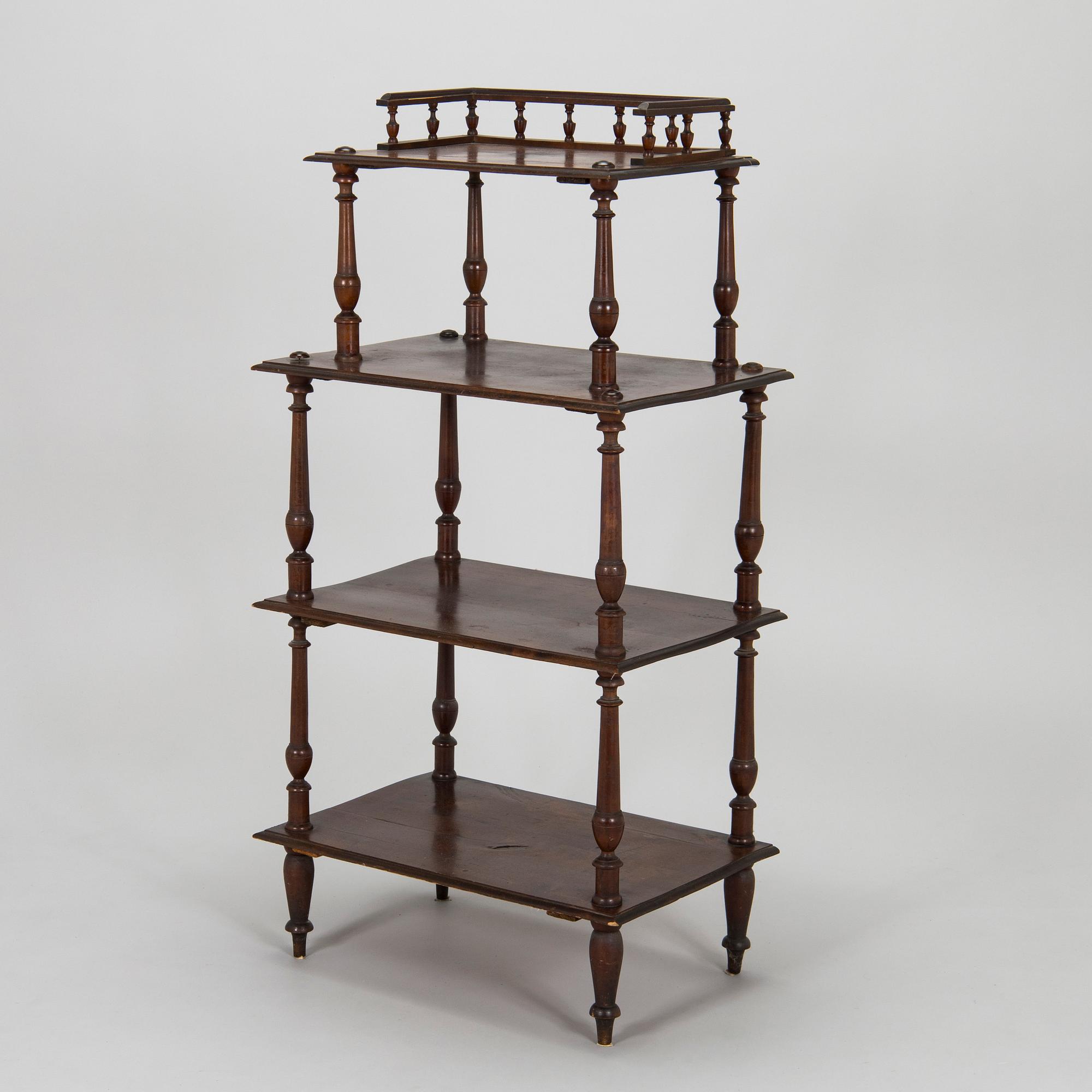 A late 19th-century Étagère.