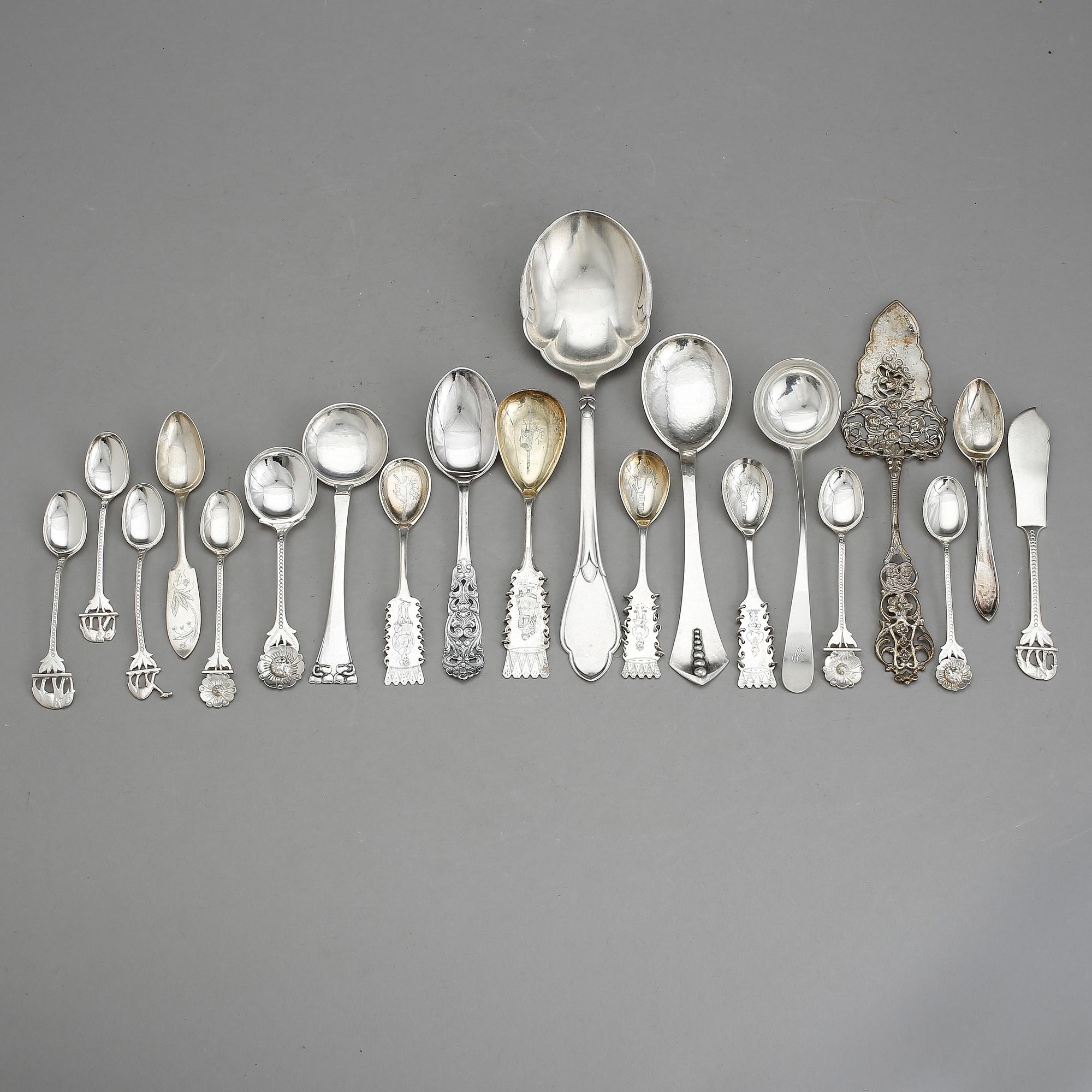 PARTI SILVER, 58 delar, mestadels 1900-talets mitt. Vikt ca 715 g.