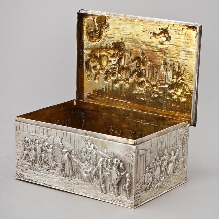 SKRIN, låghaltigt silver, Tyskland, 1900-tal. Vikt 660 gram.