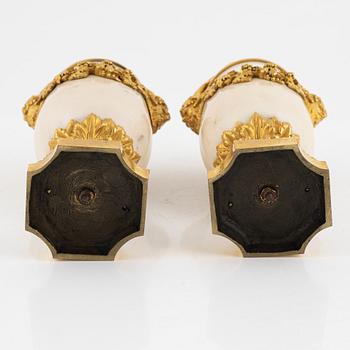 Prydnadsurnor, ett par, Frankrike, Napoleon III, 1800-talets senare del, Louis XVI-stil.