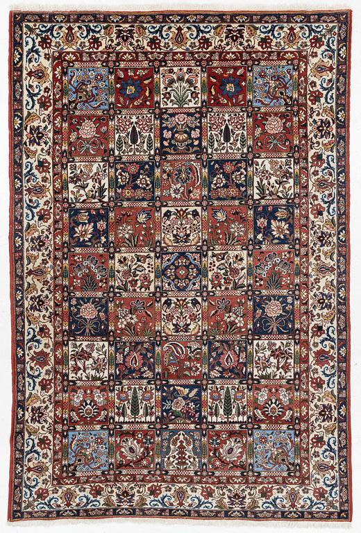 A Bakhtiari carpet, c. 307 x 207 cm.