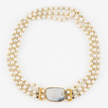 Collier odlade pärlor lås 14K guld med opal och runda briljantslipade diamanter.