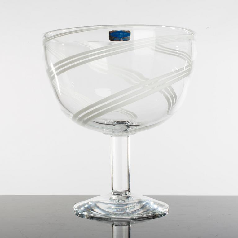 HEIKKI ORVOLA, two bowls, glass, signed, Nuutajärvi, Notsjö, Finland.