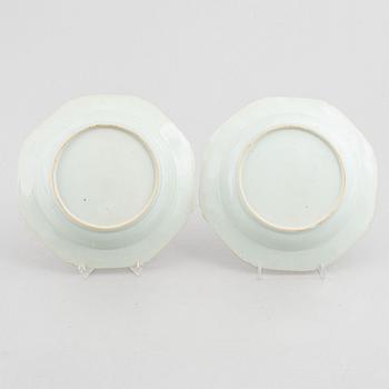 Five pieces of Chinese porcelain, Ming and Qing dynasty, 17th &18th century.