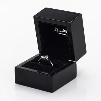 Efva Attling, ring, fasettslipad akvamarin, 18K vitguld.
