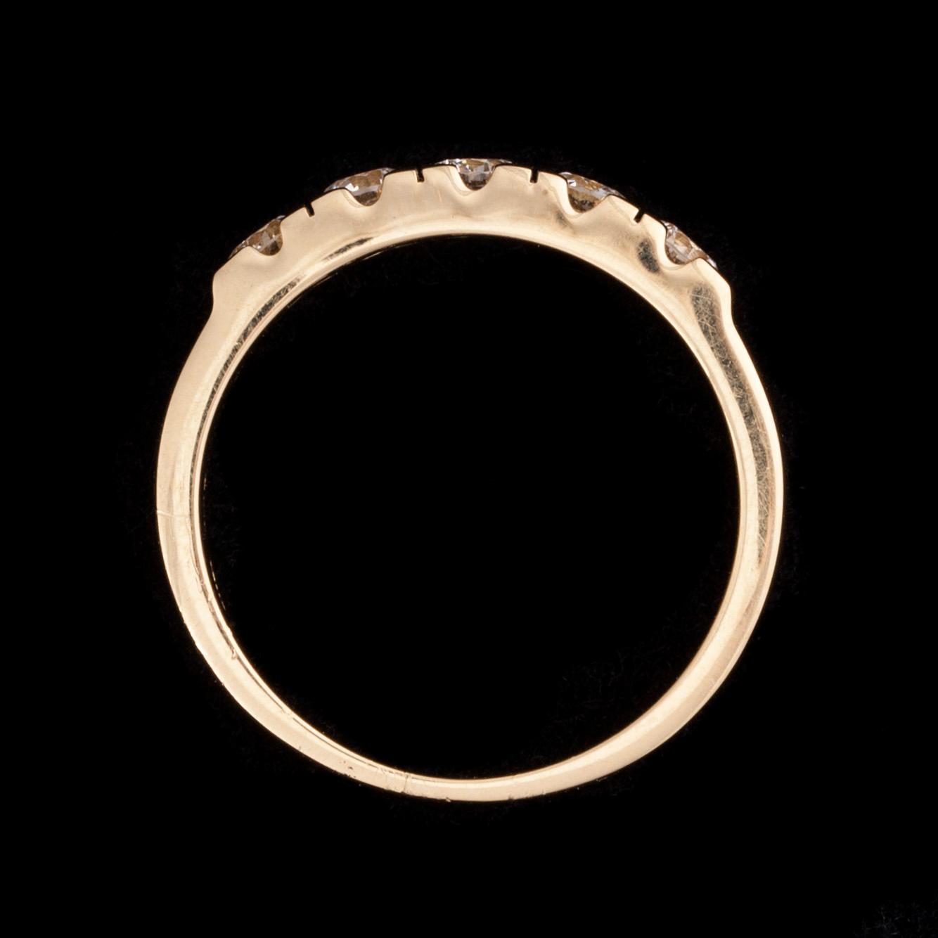 RING, 18k guld, diamanter. Vikt ca 4,1 g.