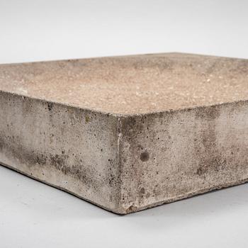 Stina Lindholm, a contemporary concrete bird bath, 'Snäckabad', Skulpturfabriken.
