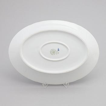 Matservis, 58 delar, porslin, "Musselmalet", Bing & Grøndahl samt Royal Copenhagen, Danmark.