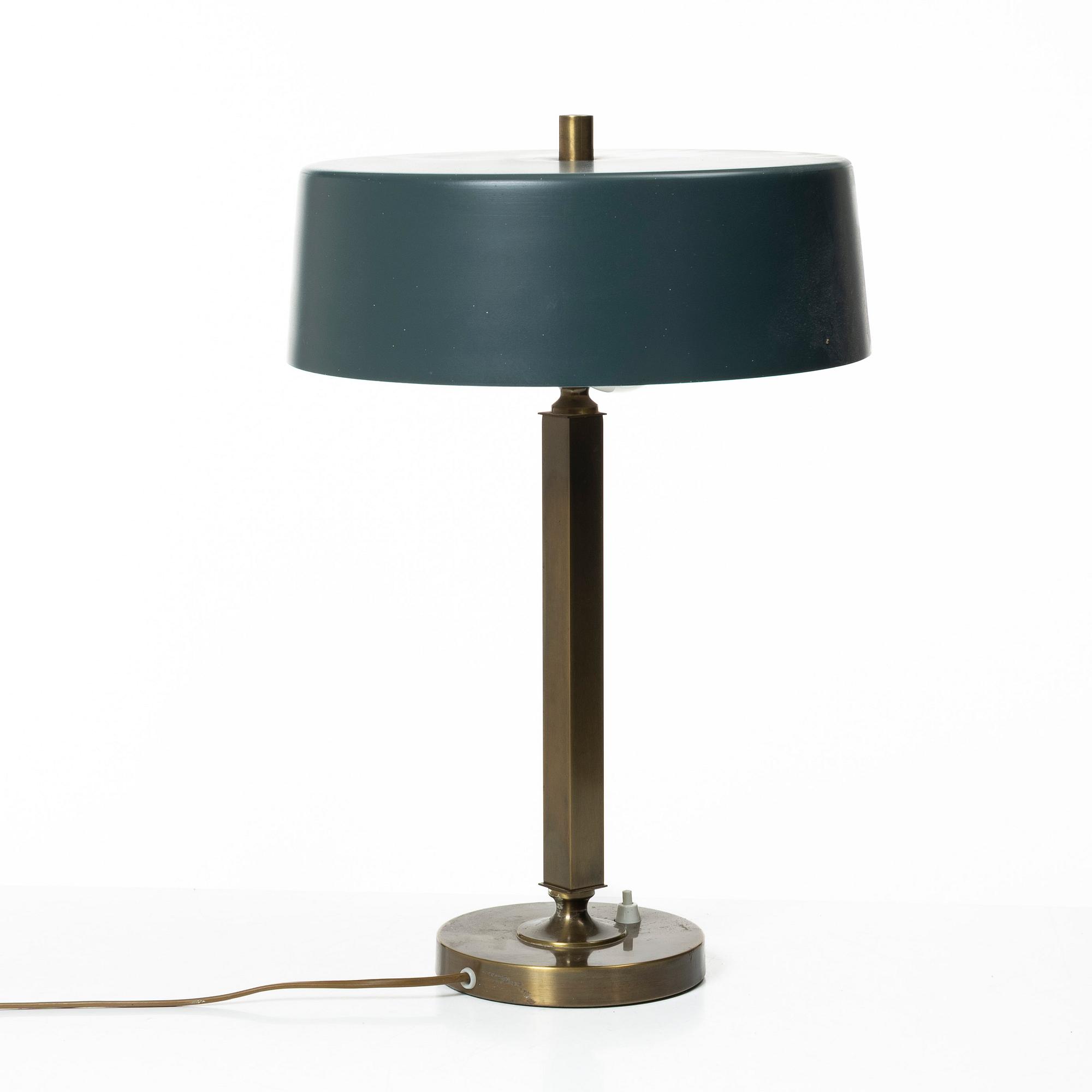 Einar Bäckströms Metallvarufabrik, a table lamp, model 7407, mid-20th century.