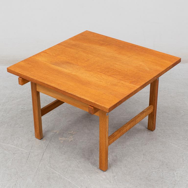 HANS J WEGNER, a table by PP möbler Denmark, from the latter half of the 20th century.