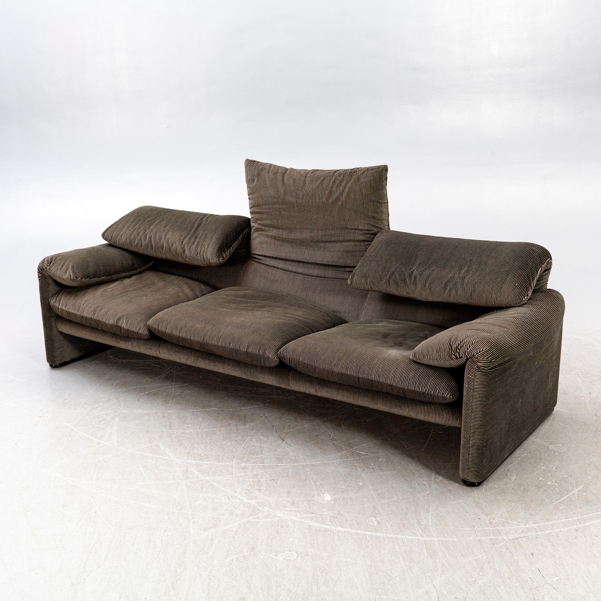 Vico Magistretti, sofa, "Maralunga" for Cassina designed in 1973.