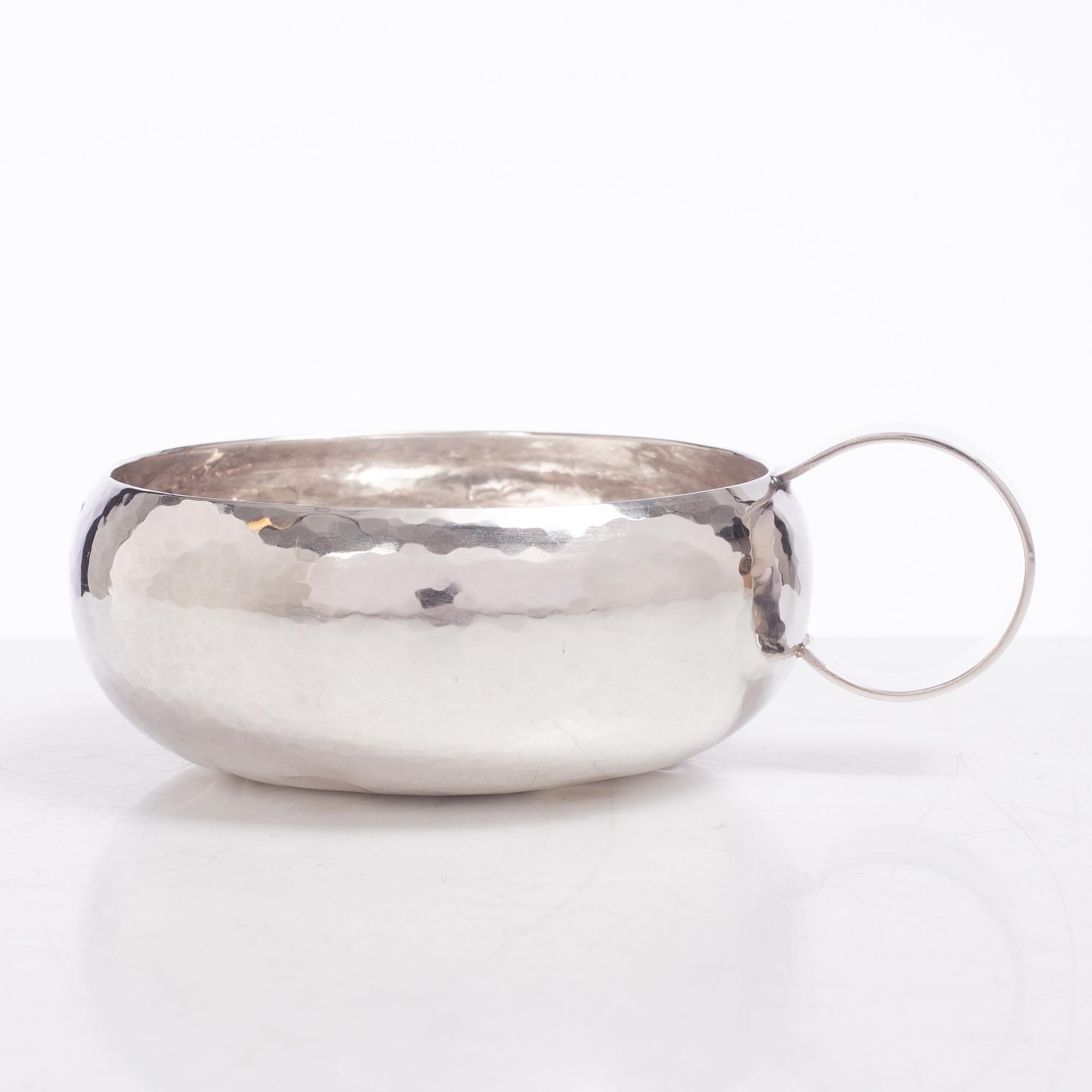 Olle Ohlsson, Tasse a vin, silver, Olle Ohlsson Silversmide, Stockholm 1992.