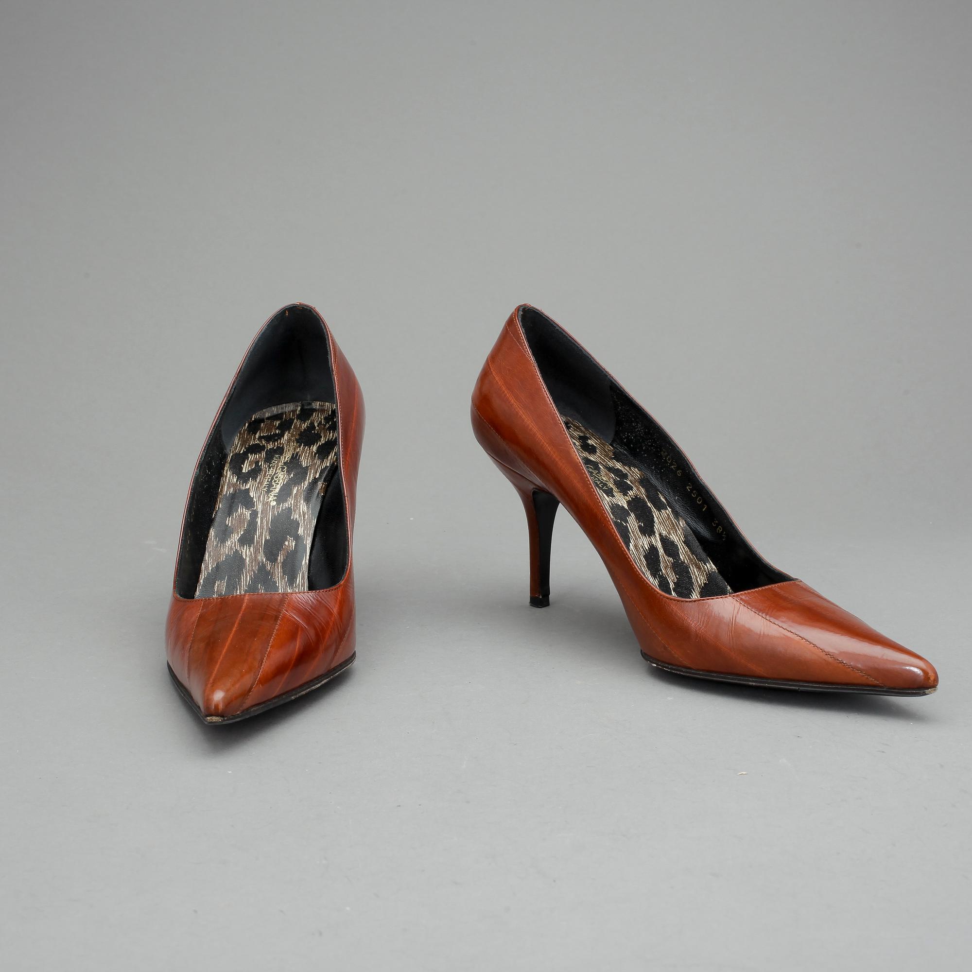 SKOR, ett par pumps, Dolce & Gabbana.