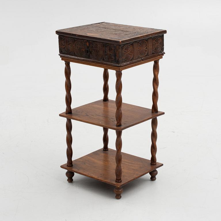 Skrin på benställning, 3 st, barock, 16-/1700-tal.
