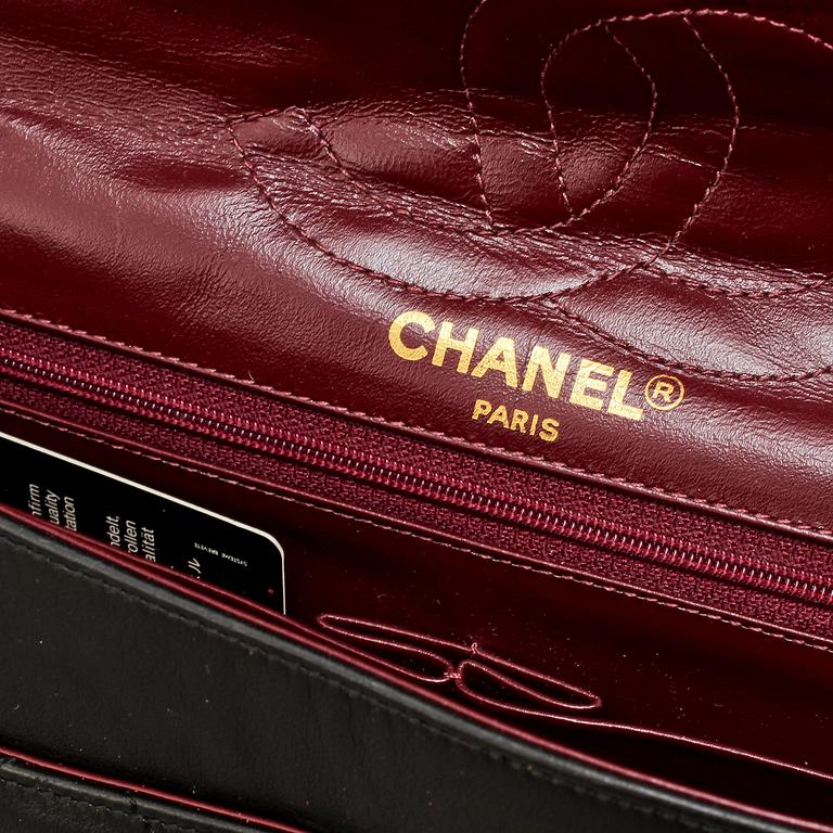 AXELREMSVÄSKA, "double flap limited edition", Chanel, Paris, 1900-talets sista kvartal.