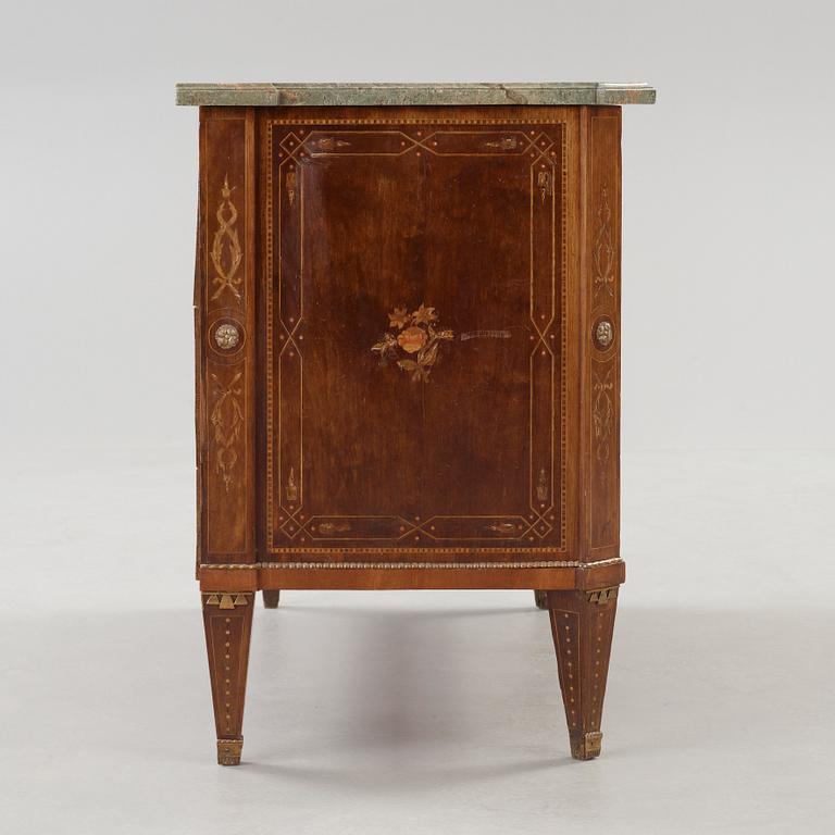 A Gustavian commode by Nils Petter Stenström, master 1781 (not signed).