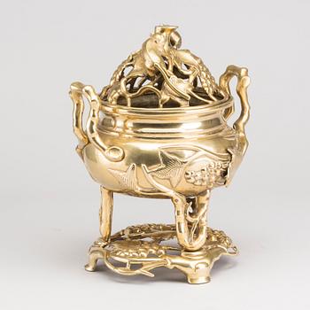 RÖKELSEKAR PÅ STÄLL, brons. Kina, 1900-tal.