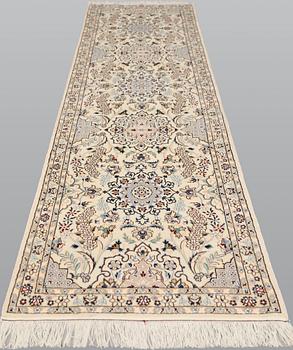 A part silk Nain carpet, so-called 9LAA, approx. 320 x 90 cm.