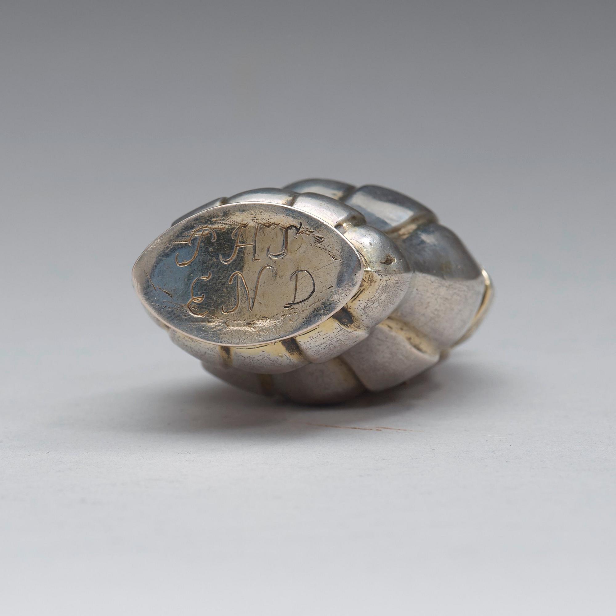 A Swedish 18th century parcel-gilt snuff-box, marks of Andreas Cron, Malmö 1758.