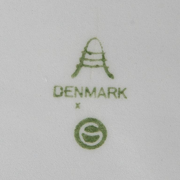 Grethe Meyer, "Blue Edge", tableware, 100 dlr, Royal Copenhagen and Aluminia.