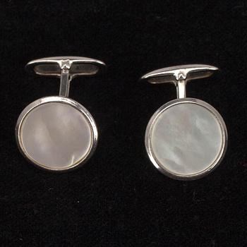 MANSCHETTKNAPPAR, silver 925, pärlemor, Italien 2000-tal. Vikt ca 7,9 g.