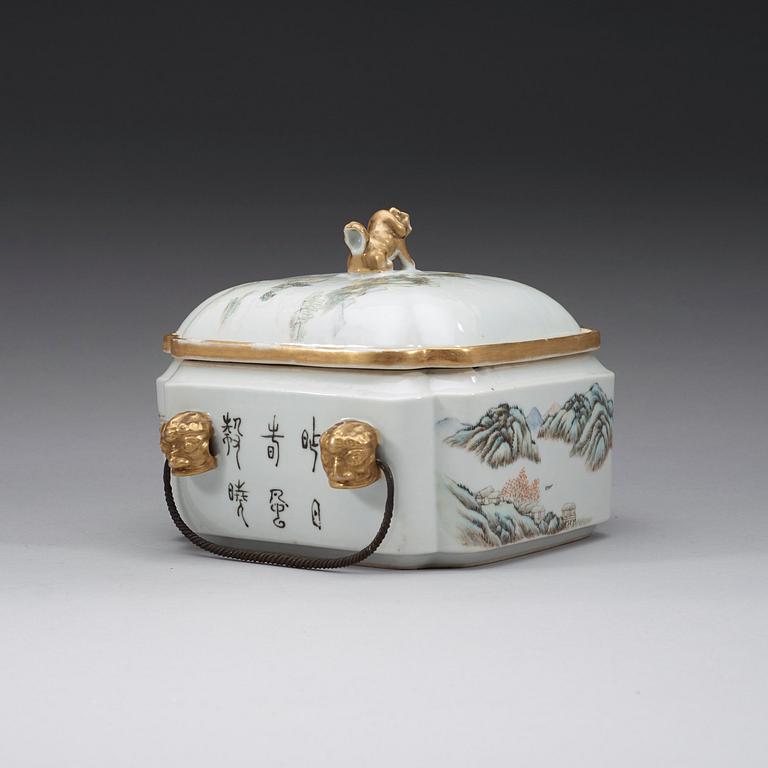 A square food container with cover and separate warmer, Qing Dynasty, Guangxu six-character mark and of the period.